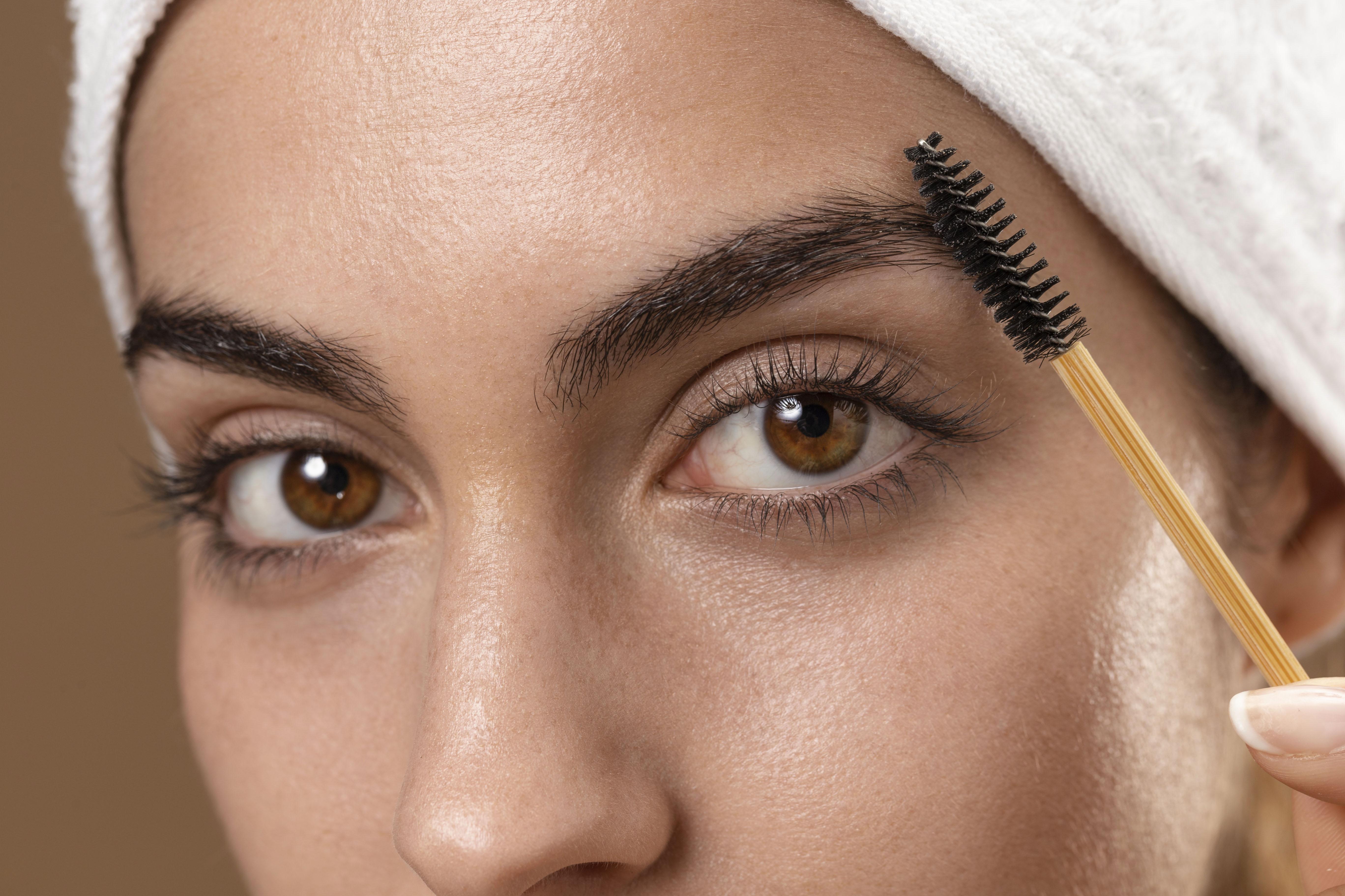 sourcils-femme-visuel
